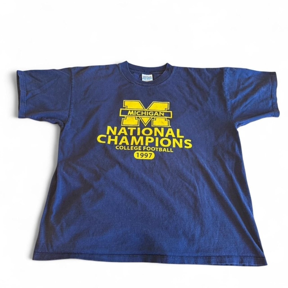 Vintage 90s Michigan Wolverines 1997‎ National Champions T-Shirt, Size XL